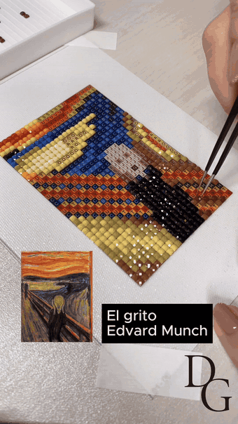 Gallery wall Diamond Gem